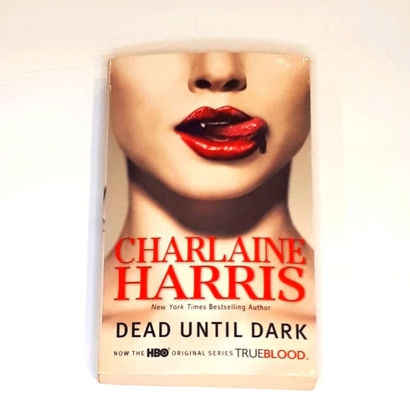 🛍 Sookie Stackhouse/True Blood Series Dead until Dark byCharlaine Harris - Picture 1 of 2